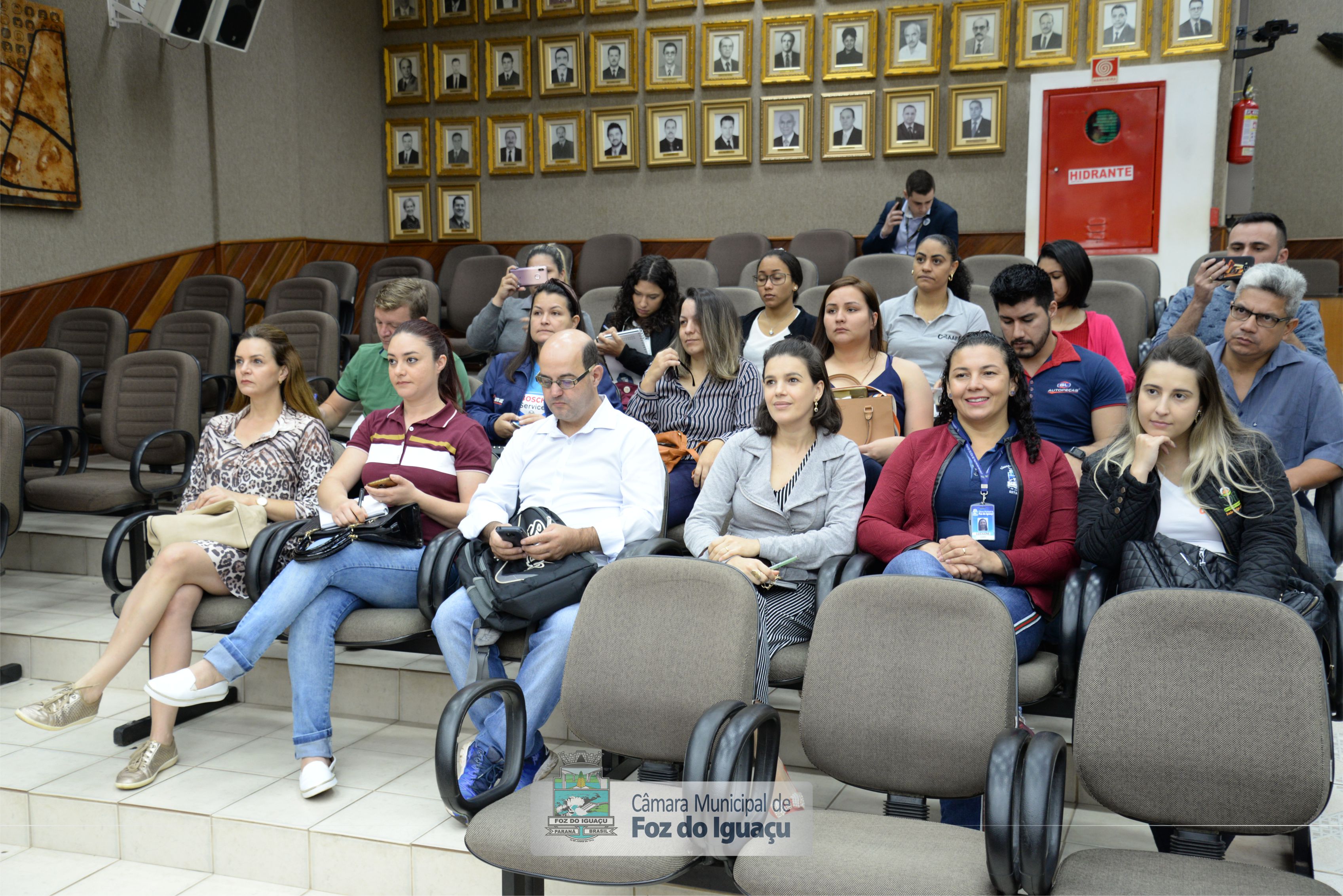 Alunos do curso técnico em Administração do Instituto Federal do Paraná visitam a Câmara Municipal de Foz do Iguaçu - 08-08 (02)