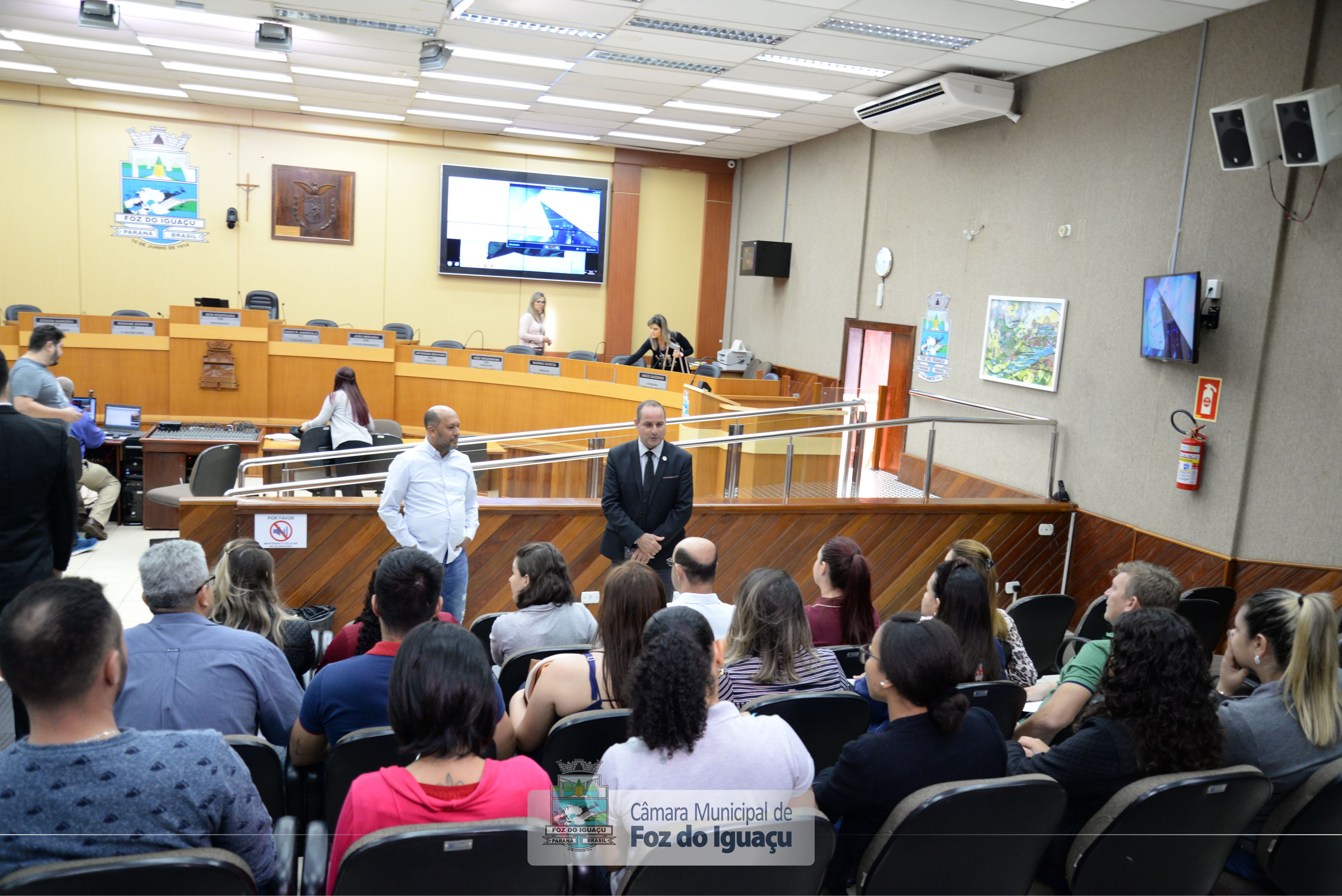 Alunos do curso técnico em Administração do Instituto Federal do Paraná visitam a Câmara Municipal de Foz do Iguaçu - 08-08 (05)