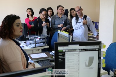 Alunos do curso técnico em Administração do Instituto Federal do Paraná visitam a Câmara Municipal de Foz do Iguaçu - 08-08 (13)