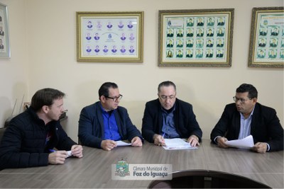 CPI da iluminação define função dos membros - 10-07 (04)