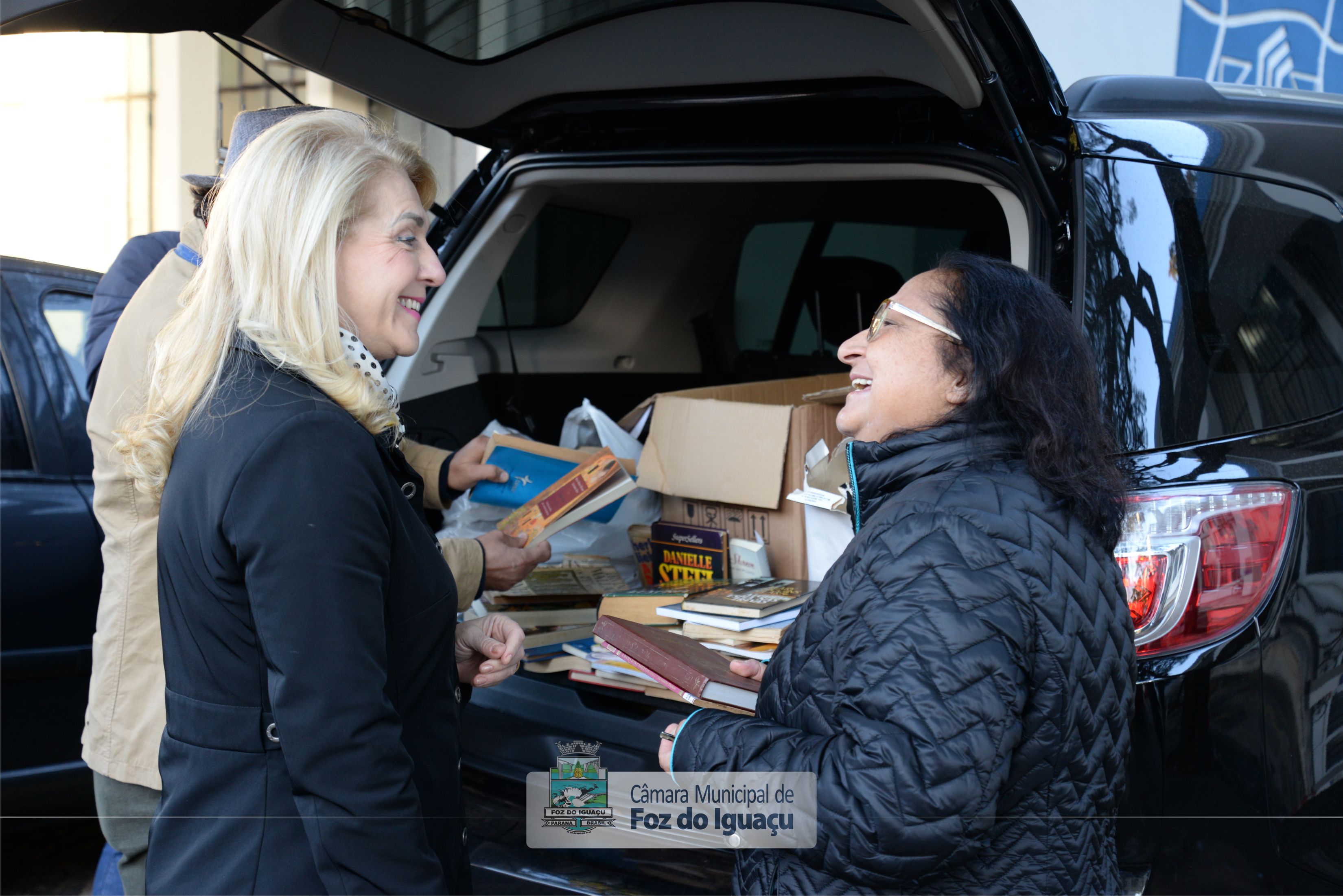 Doação de livros a Biblioteca Municipal - 04-07 (04)