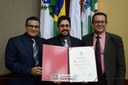 A homenagem foi de autoria do vereador Jeferson Brayner (REPUBLICANOS) e foi entregue no plenário do Legislativo nesta quarta-feira (18). 

Foto: Diretoria de Comunicação CMFI / Maria Fernanda Setti