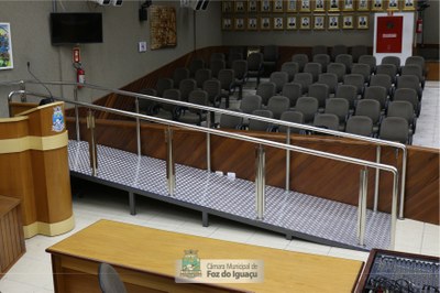 Instalação da rampa para cadeirantes (04)