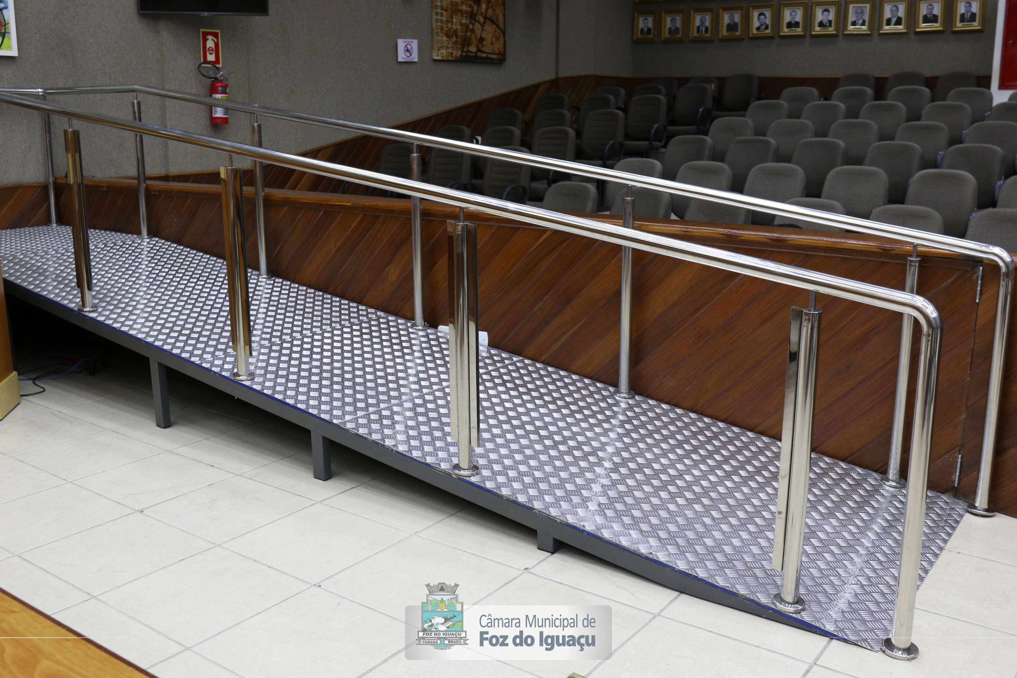 Instalação da rampa para cadeirantes (05)