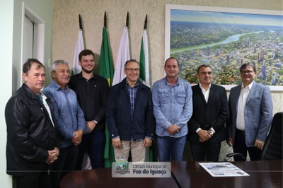 Prefeito de Pacajá (PA) visita a Câmara Municipal de Foz do Iguaçu