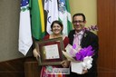 Vereador Elizeu Liberato (PR) e sua homenageada, Angélica da Silva