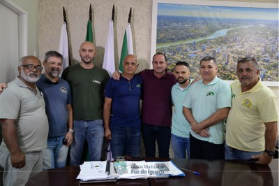 Presidente da Câmara promulga alterações na Lei do Transporte Escolar - 16-10