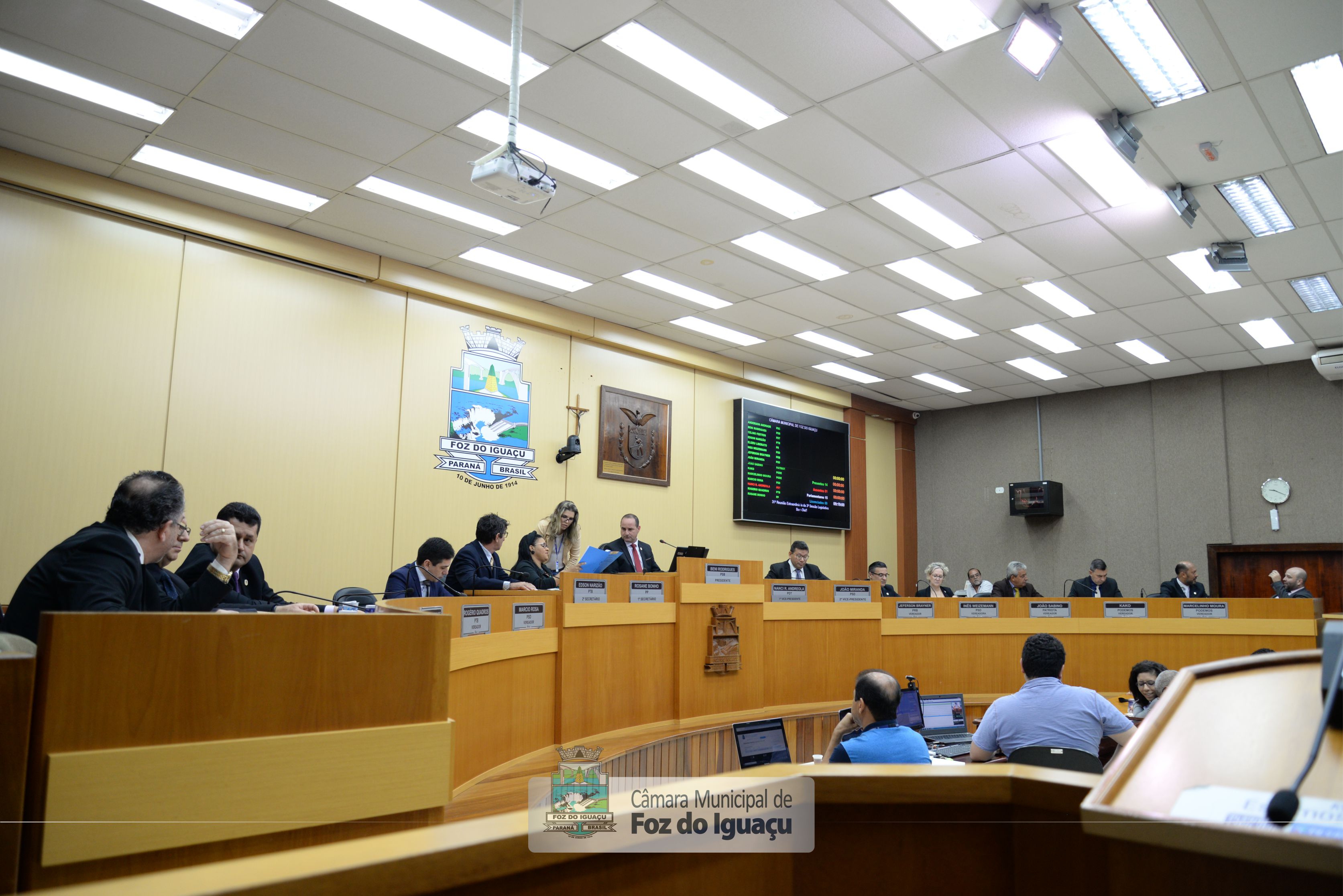 Sessão Extraordinária - 25-06 (01)