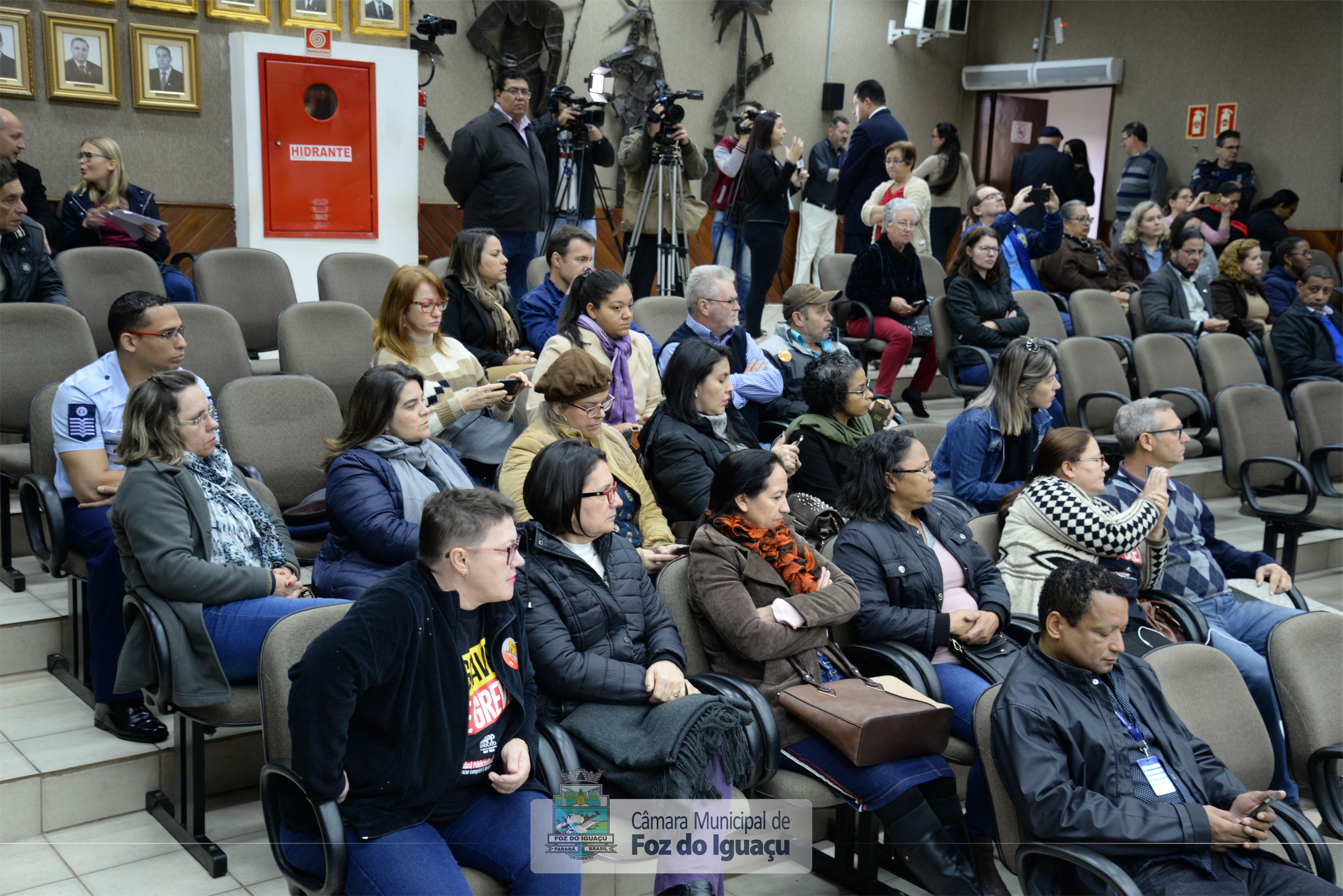 Sessão Ordinária e Extraordinária - 04-07 (01)