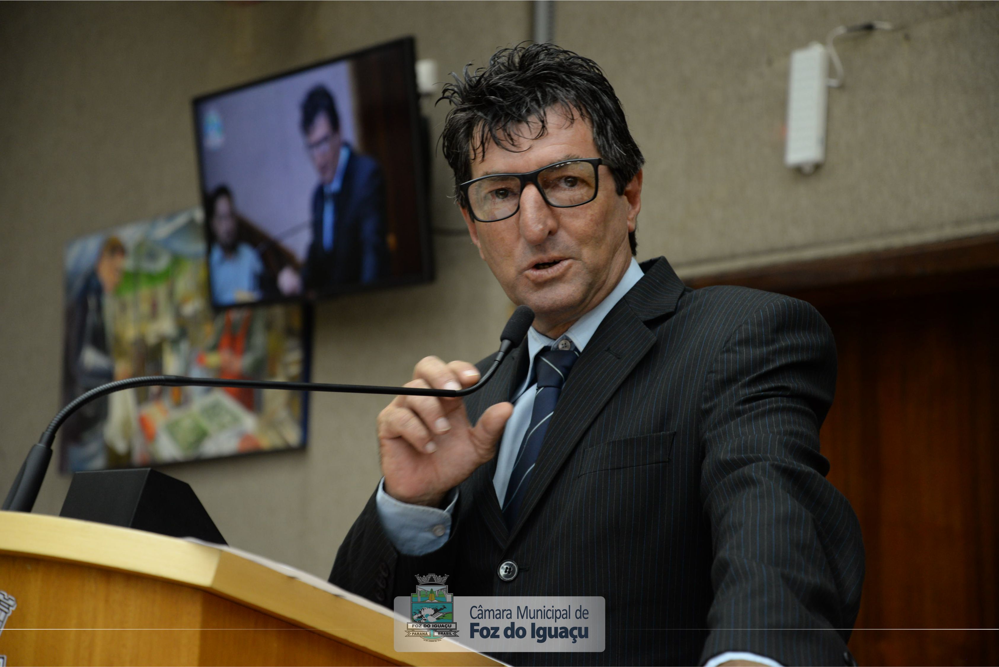 Sessão Ordinária e Sessão Extraordinária - 05-12 