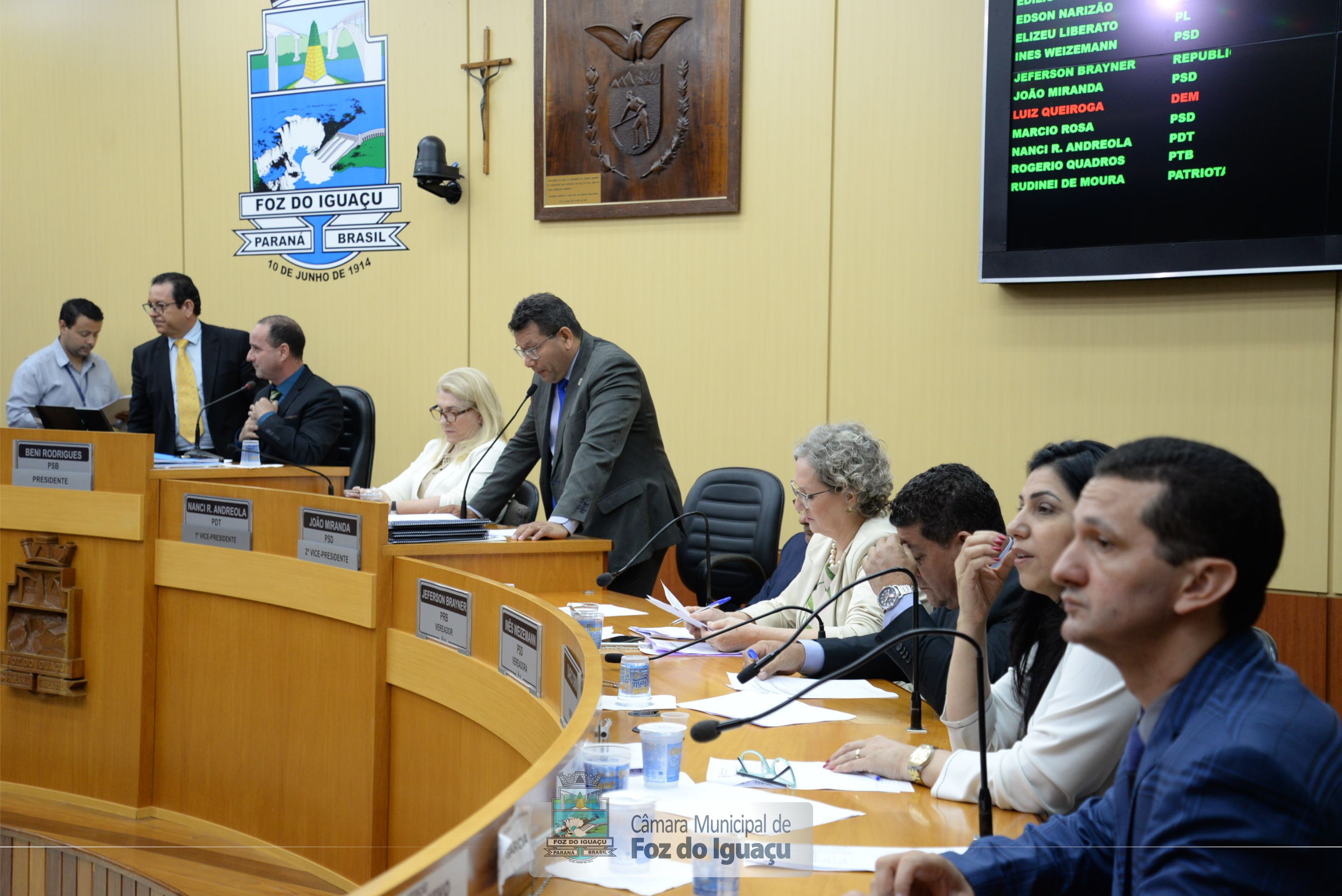 Sessão Ordinária e Sessão Extraordinária - 05-12 