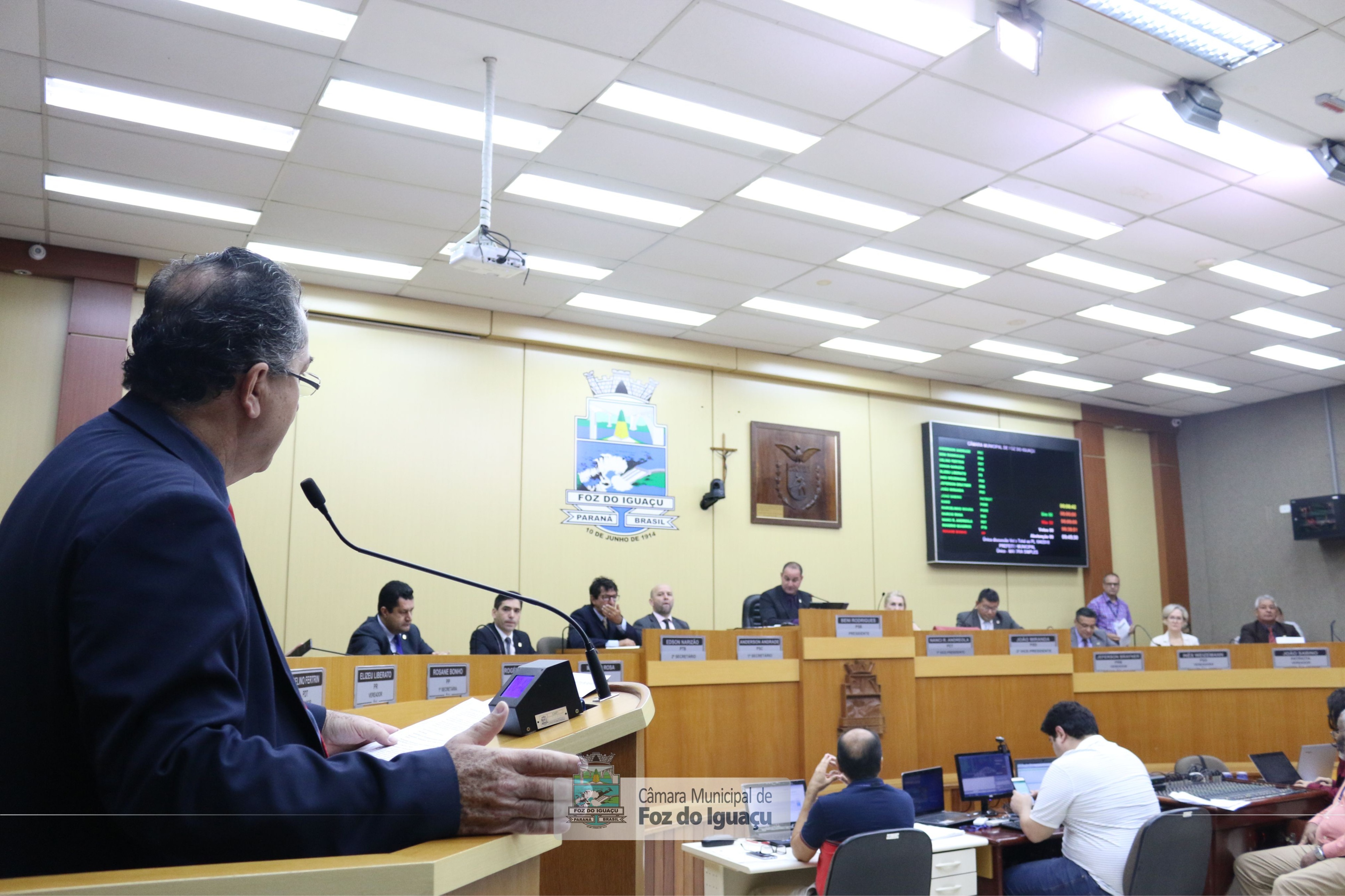 Sessões Ordinária e Extraordinária - 12-04 (02)