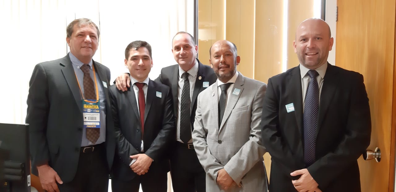 Vereadores com Prefeito Chico em Brasília (01)