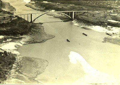 Ponte da amizade 1965.jpg