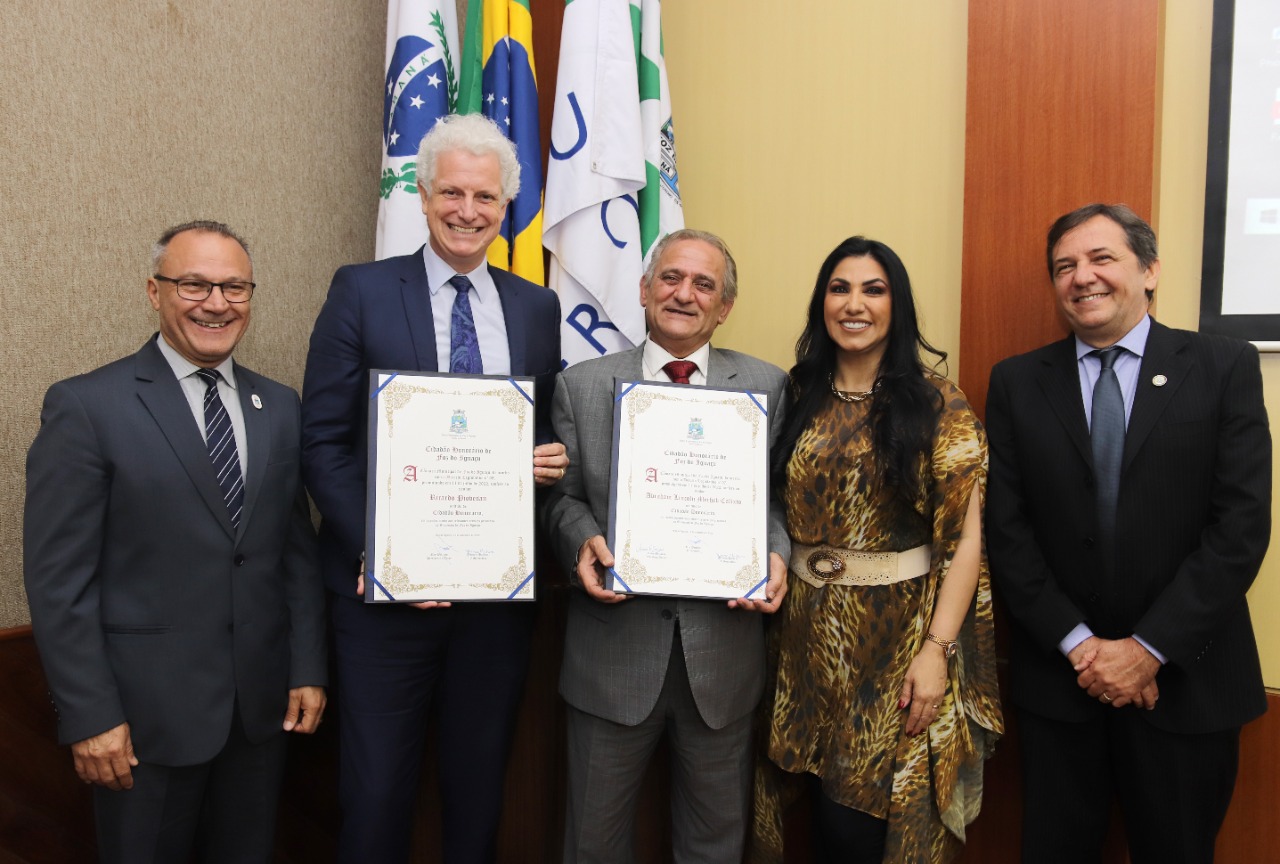 Abraham Lincoln e Ricardo Piovesan, coordenadores do Moradia Legal, são os novos cidadãos honorários de Foz