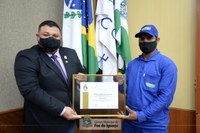 Agentes da limpeza urbana de Foz recebem homenagem da Câmara Municipal