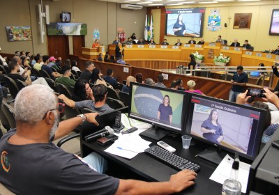 Ano Legislativo começa oficialmente na Câmara de Foz e cobranças sobre transporte e saúde pautam discussões