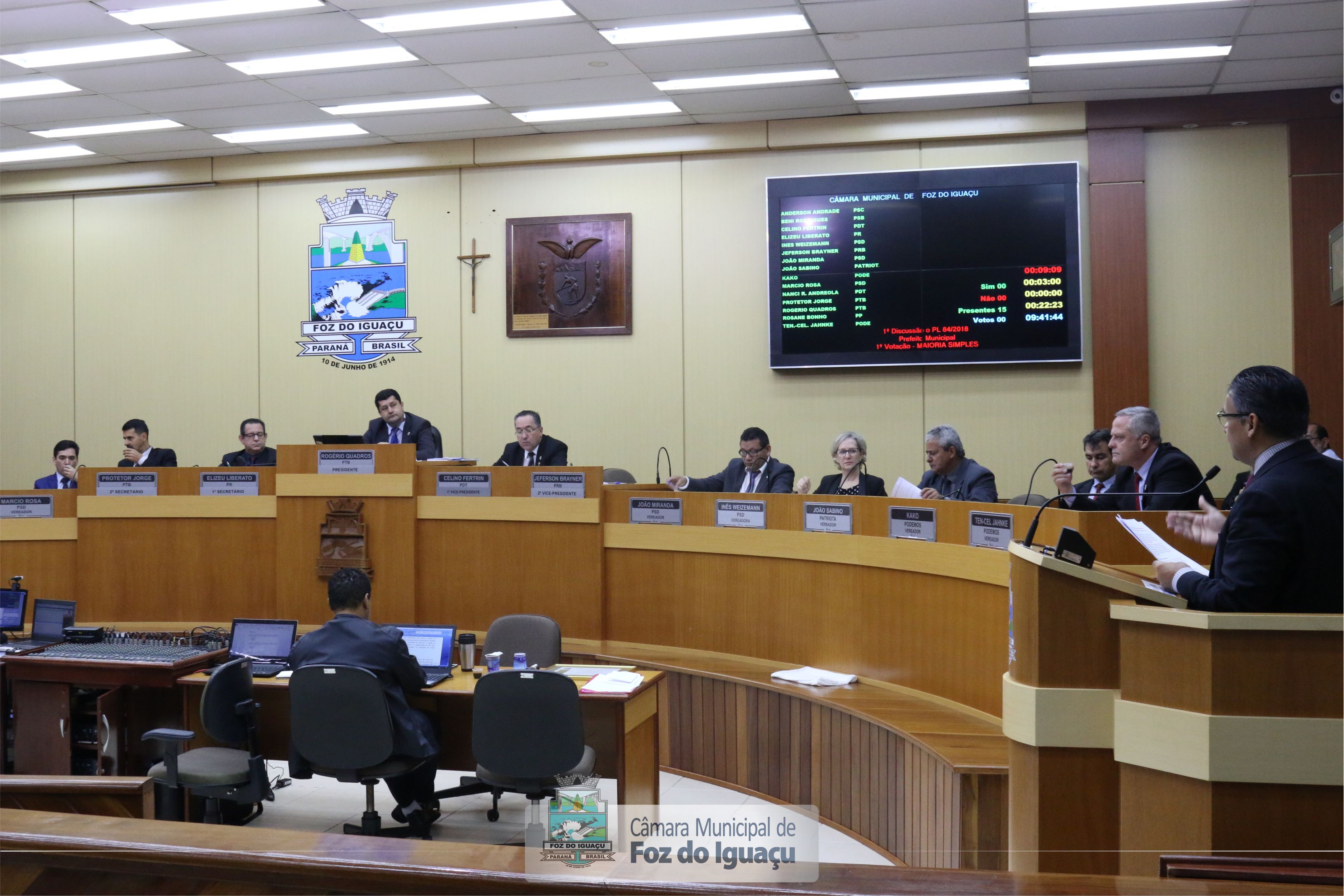 Aprovado projeto que amplia vagas para arquitetos e engenheiros na prefeitura de Foz