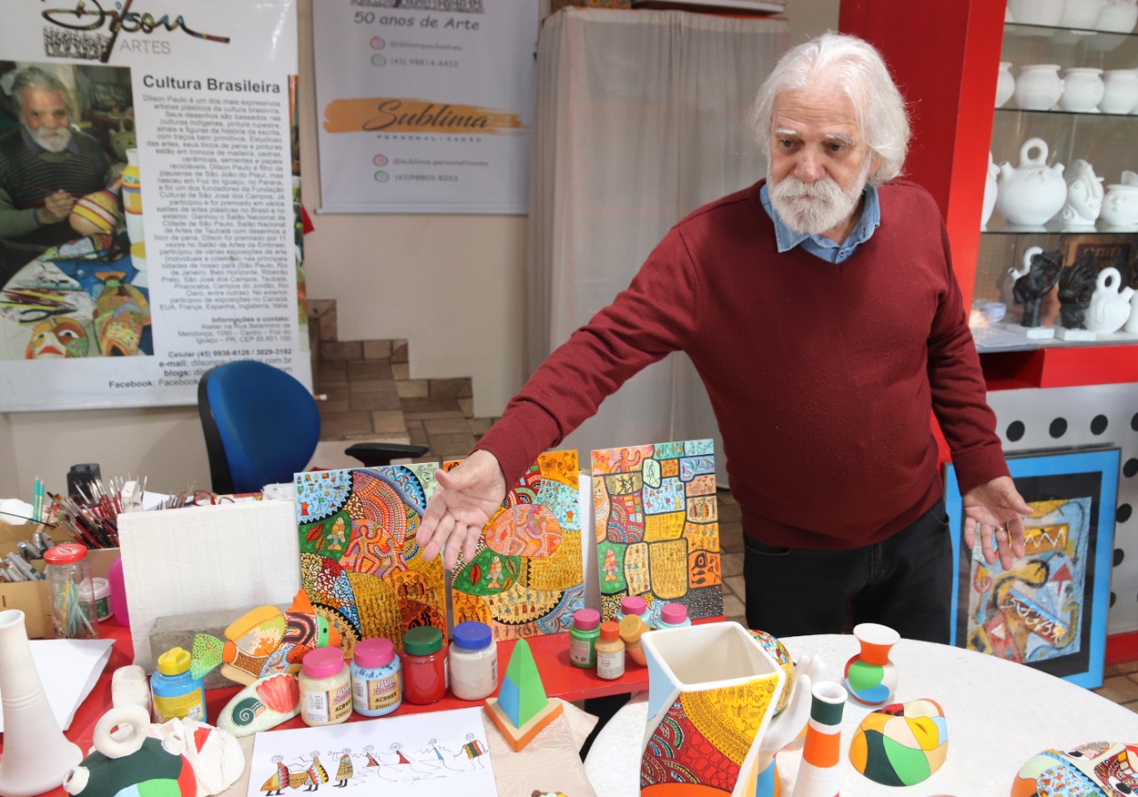 Artistas de Foz: TV Câmara conversa com Dilson Alves, artista plástico