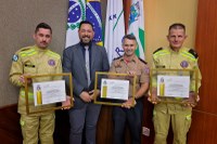 Bombeiros militares ganham Moção de Aplauso por ato de bravura
