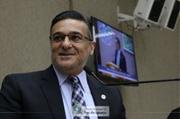 Brayner requer informações sobre a acessibilidade para deficientes nas escolas