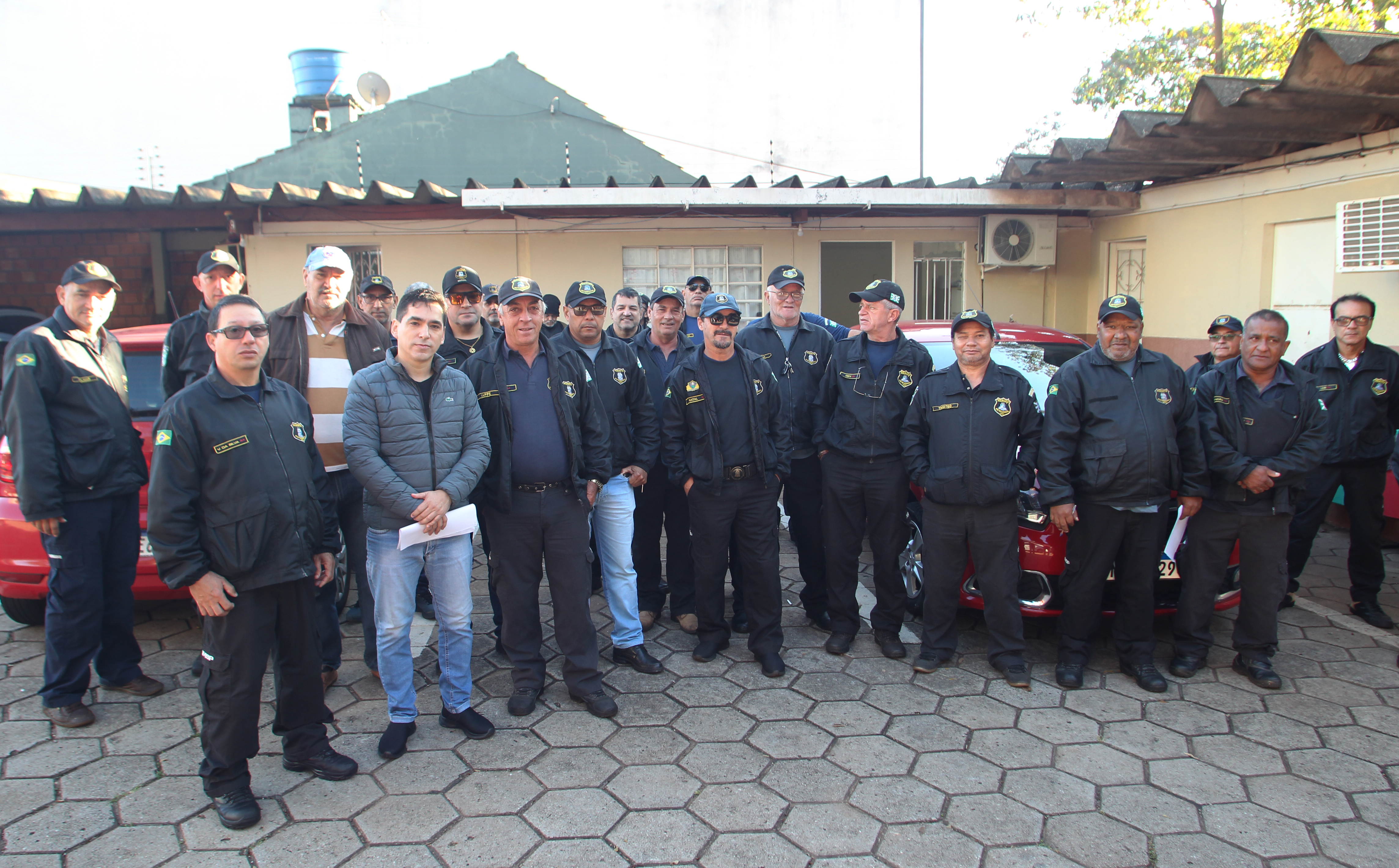 Câmara acompanha reivindicação dos agentes patrimoniais em manifestação na prefeitura