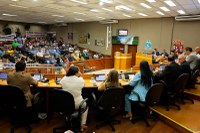 Câmara atende categoria e rejeita os vetos do prefeito aos projetos do táxi e turismo