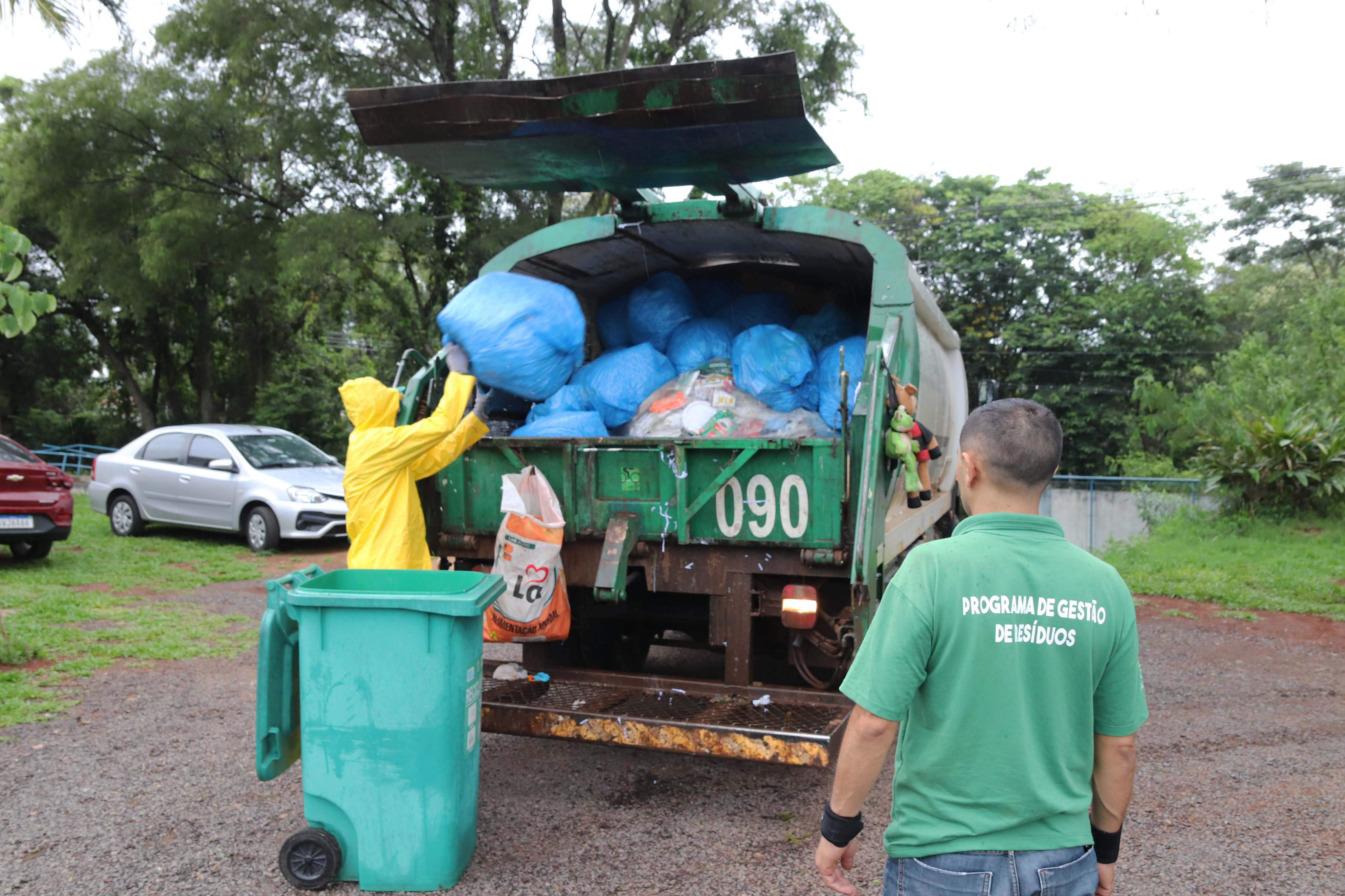 Câmara busca esclarecimentos sobre a prestação de serviço de coleta de lixo em bairros de Foz