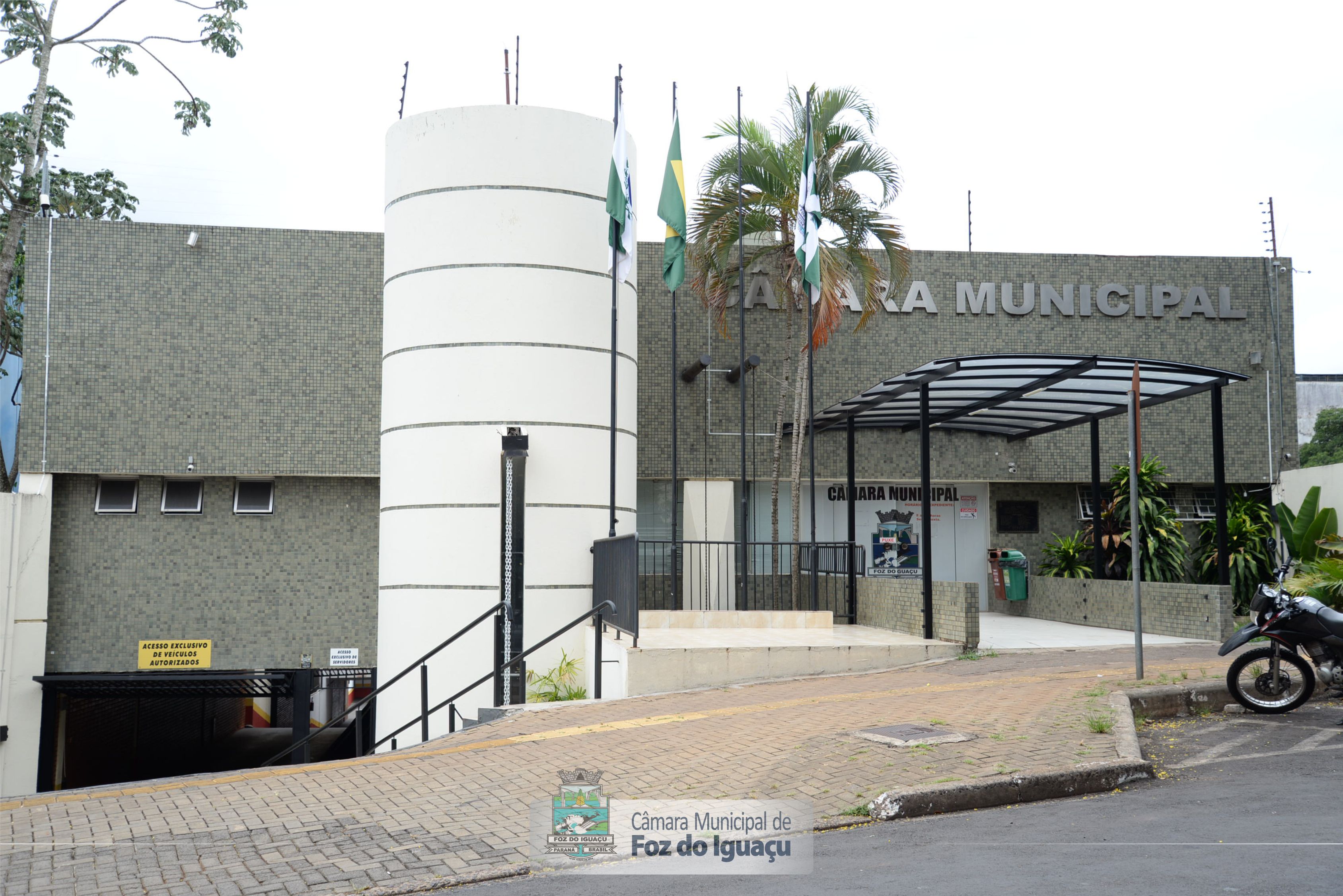 Câmara de Foz abre atendimento ao público