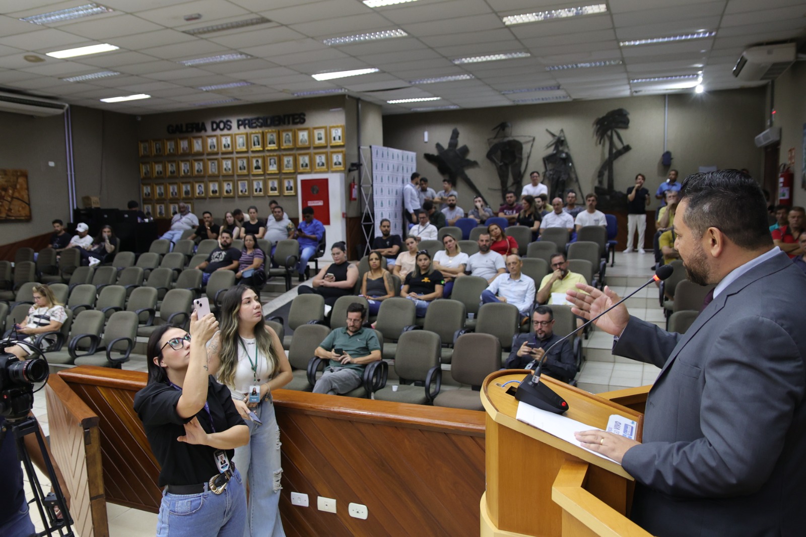 Câmara de Foz aprova lei para atividades dos músicos em bares e restaurantes