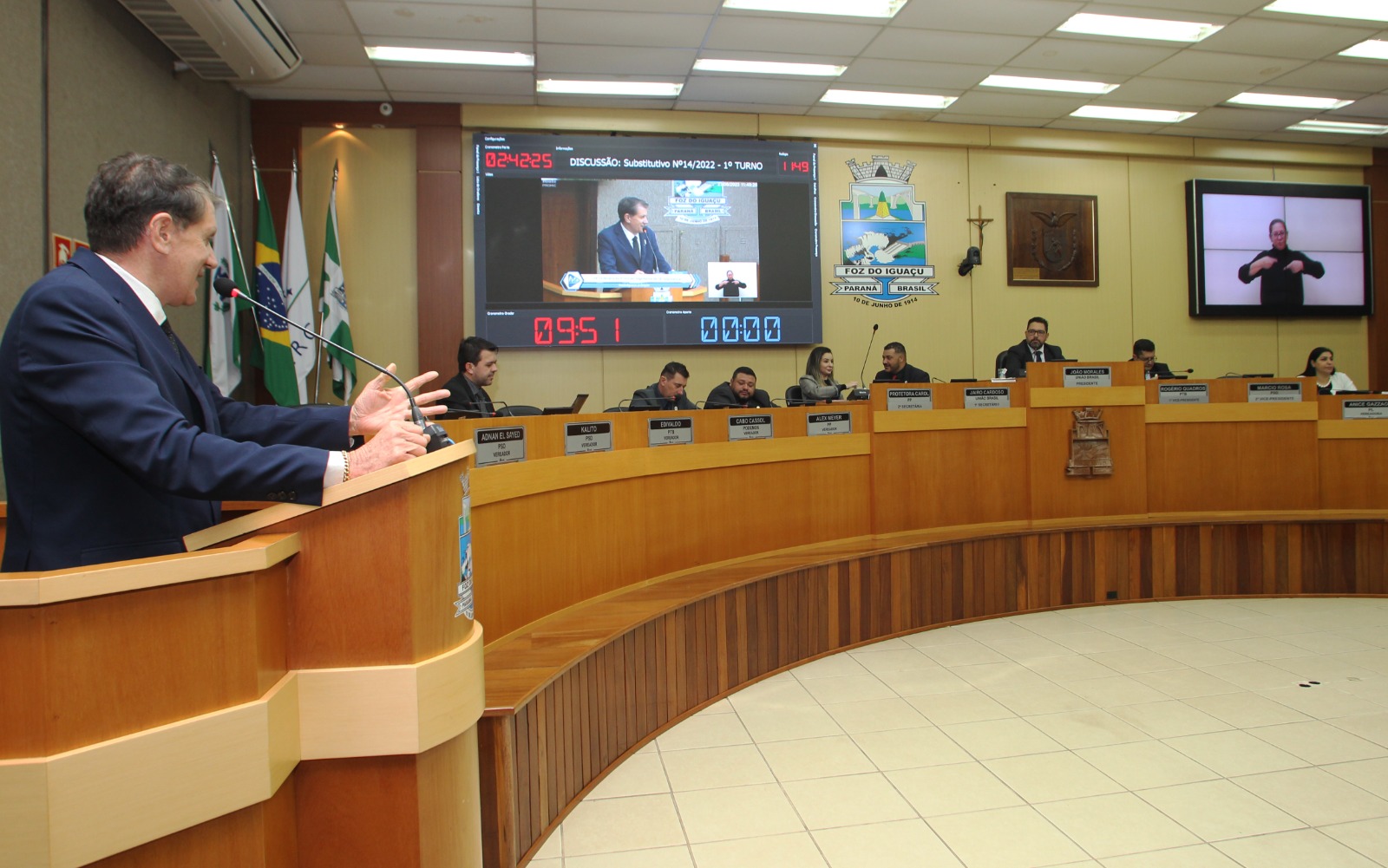 Câmara de Foz aprova projetos de combate ao crime e defesa das mulheres