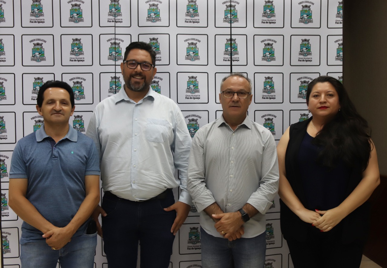 Câmara de Foz debate com Sindicatos e firma compromisso de aguardar cálculos atuariais até início de janeiro