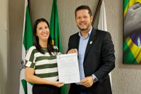 Câmara de Foz empossa Flávia Pereira, nova servidora da Casa