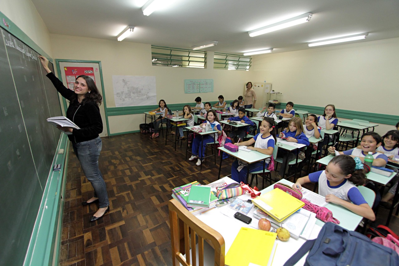 Câmara de Foz parabeniza a todos pelo Dia Nacional dos Profissionais da Educação