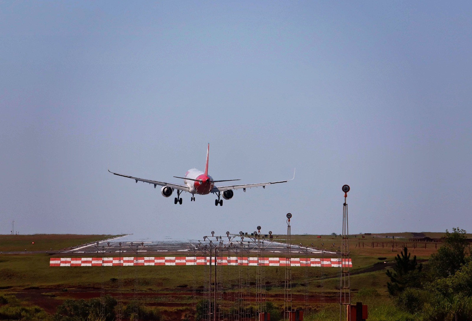 Câmara de Foz reclama de atraso e pede homologação urgente da pista do aeroporto