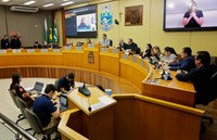 Câmara de Foz rejeita uso de verba da iluminação pública para segurança e tecnologia