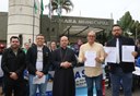 Câmara e prefeitura recebem carta de reivindicações de entidades das pessoas com deficiência Câmara e prefeitura recebem carta de reivindicações de entidades das pessoas com deficiência