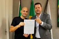 Câmara empossa Jailson Tormes, novo servidor da Casa