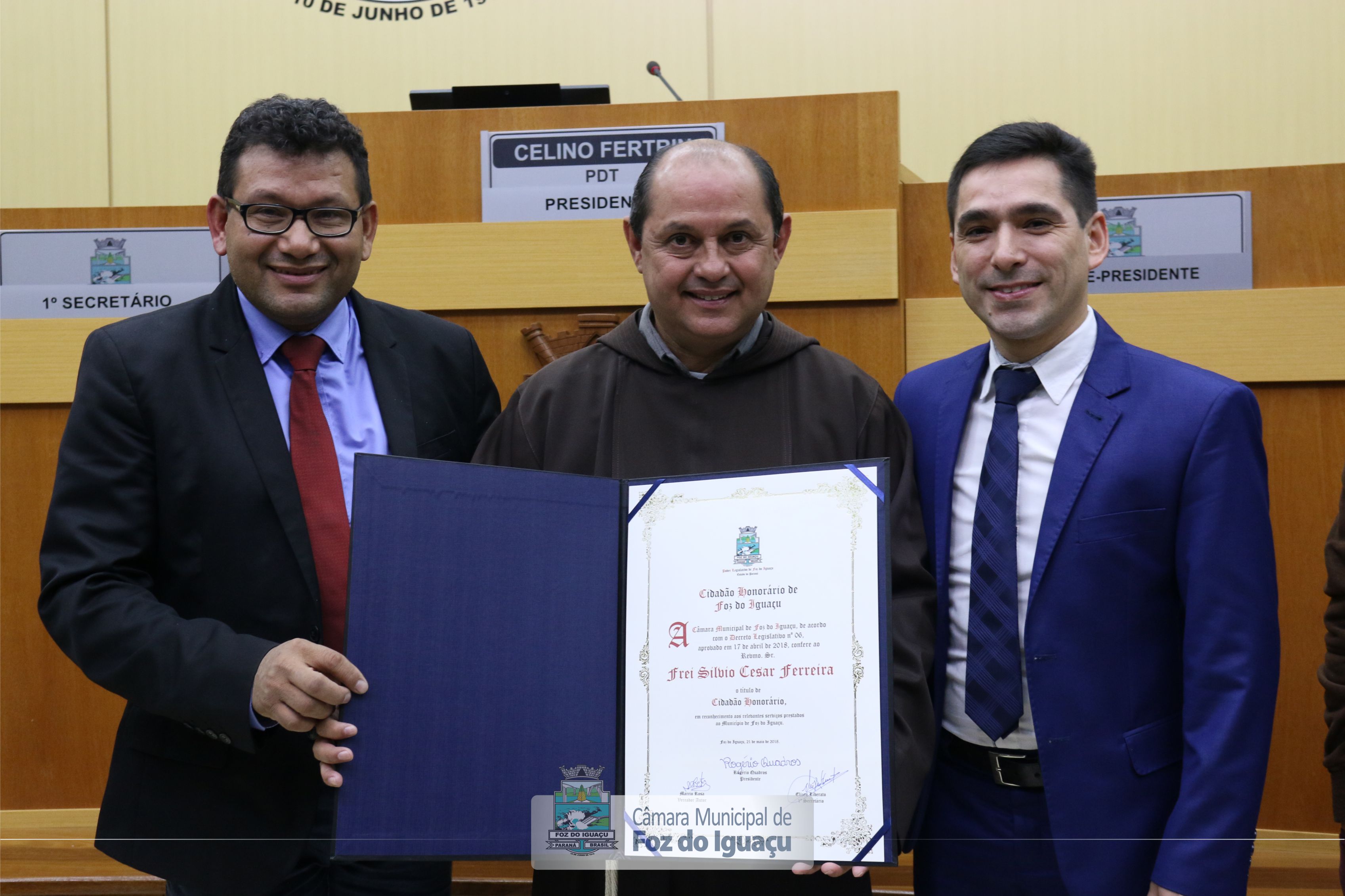 Câmara entrega Título de Cidadão Honorário ao Frei Silvio César Ferreira