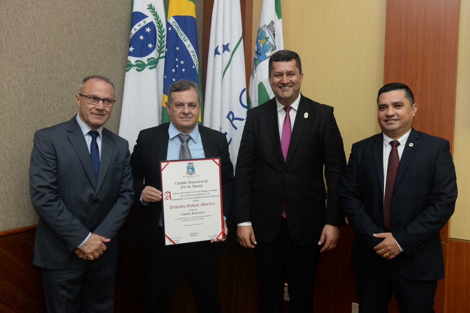 Câmara homenageia contador Ocivaldo com Título de Cidadão Honorário de Foz