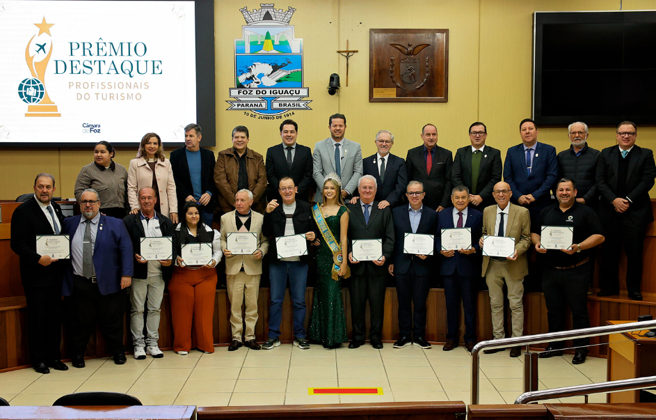 Câmara homenageia profissionais do turismo