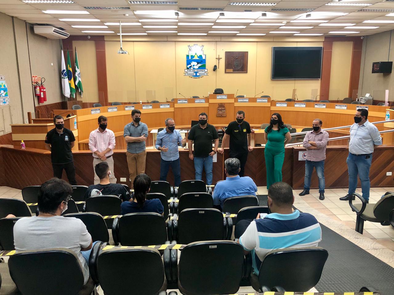 Câmara municipal de Foz do Iguaçu ouve representantes da manifestação