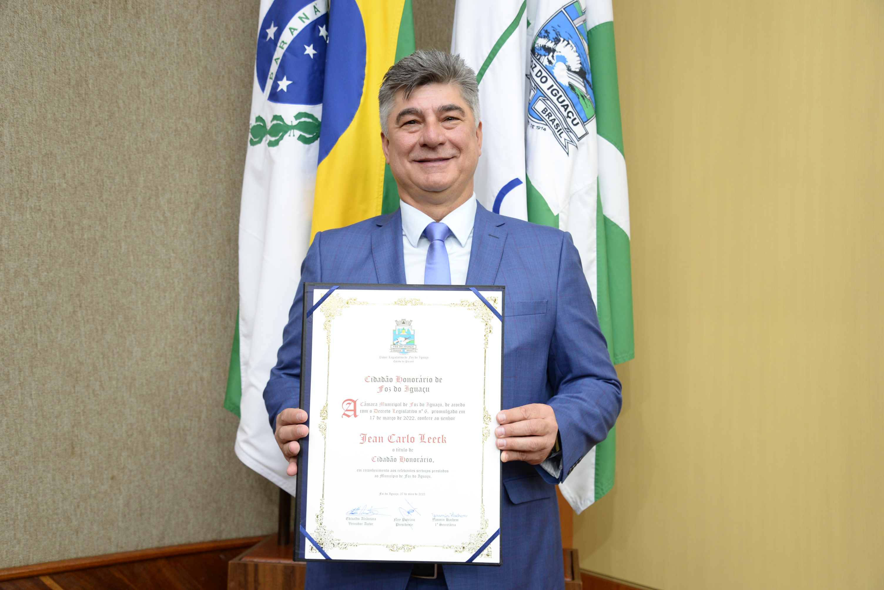 Câmara Municipal homenageia advogado 