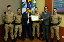 Câmara Municipal homenageia policiais militares por ação heróica em incêndio Câmara Municipal homenageia policiais militares por ação heróica em incêndio