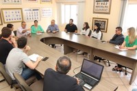 Câmara, Observatório social e Uniamérica discutem parceria