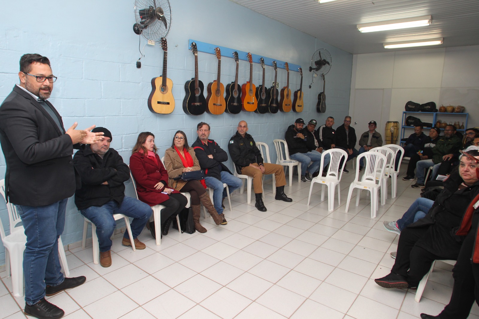 Câmara reúne moradores e autoridades para cobrar mais segurança na Vila C 