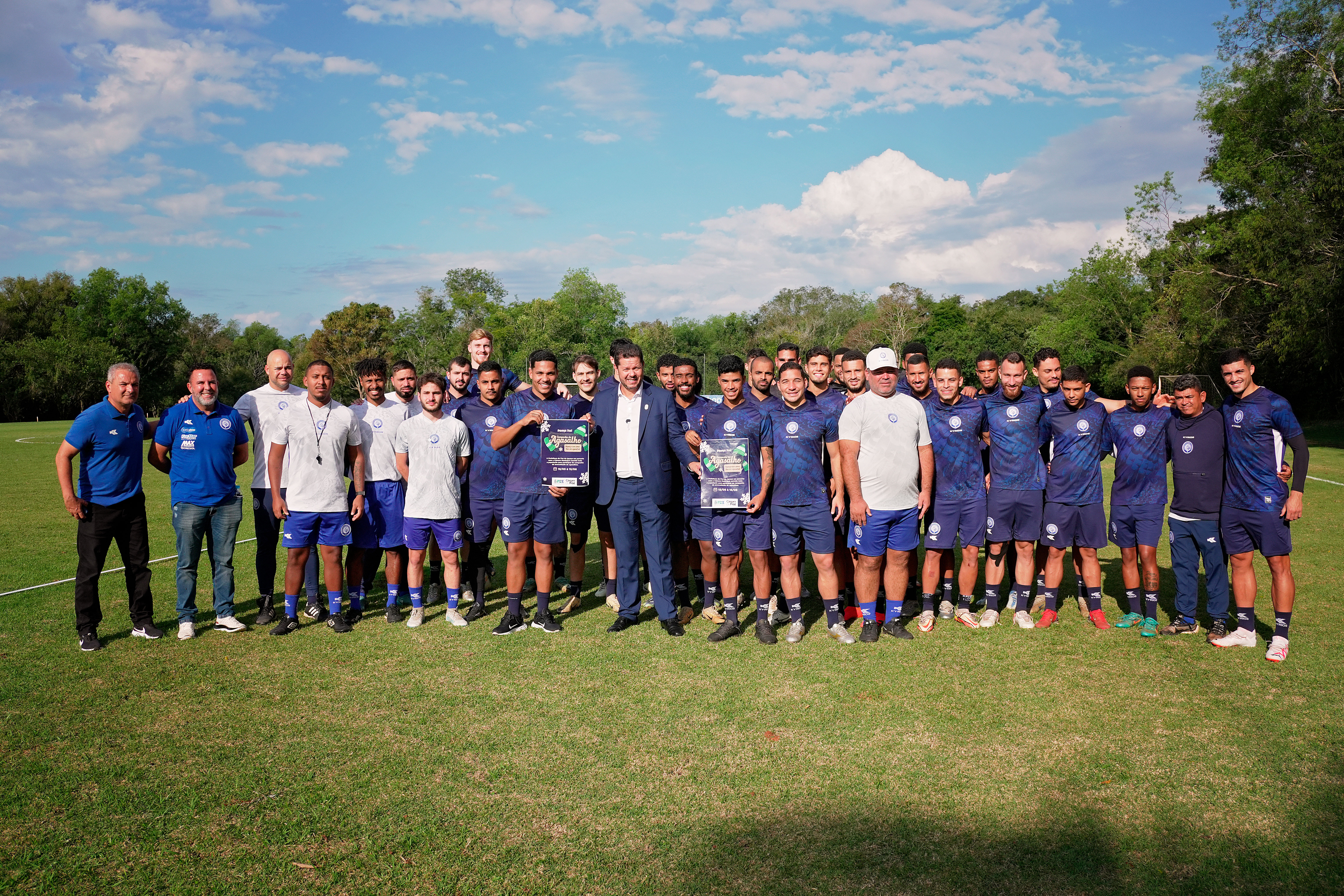 Câmara se une ao Foz Futebol para fortalecer campanha do agasalho