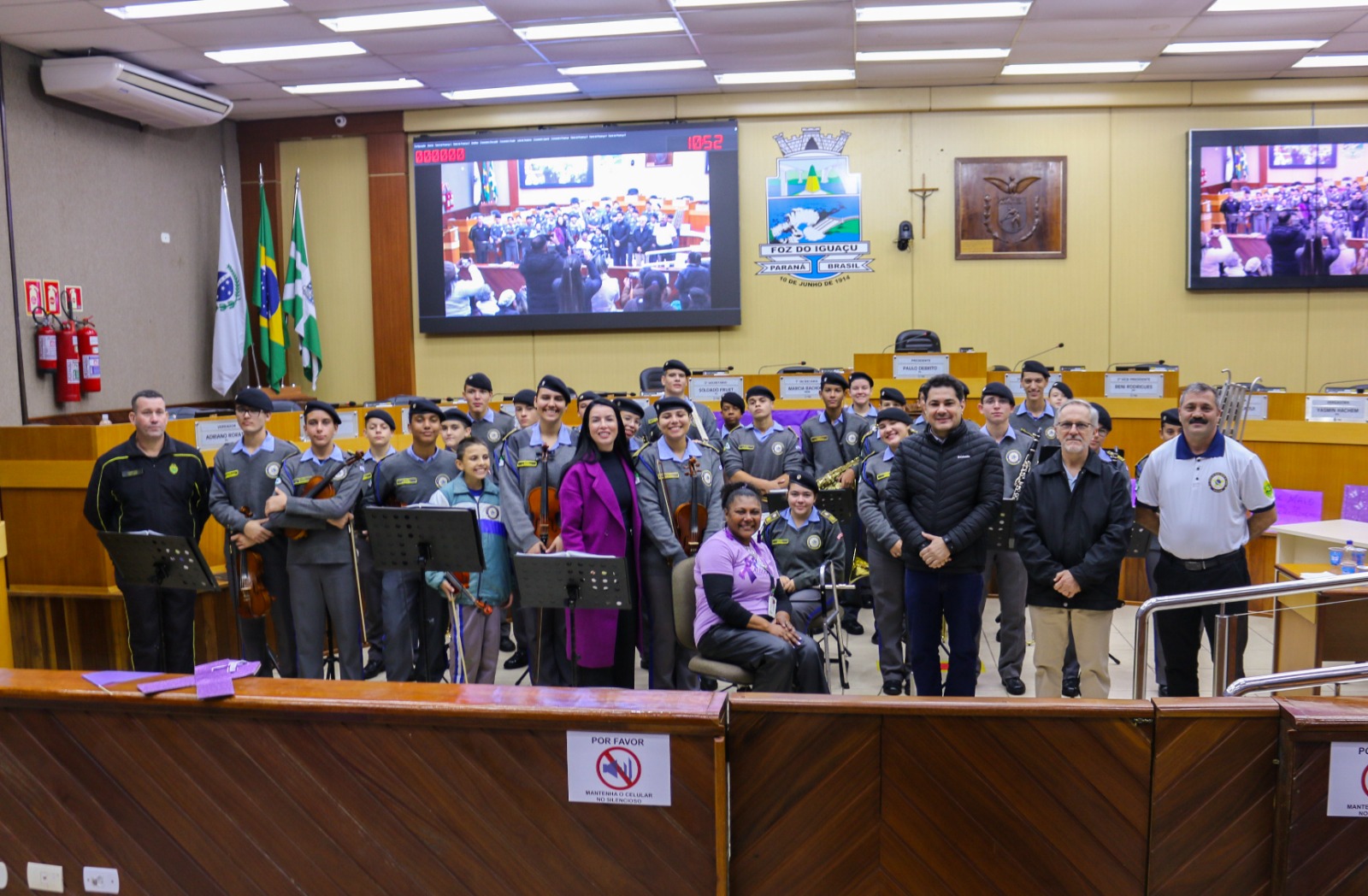 Caminhada e ato na Câmara de Foz marcam a conscientização sobre a fibromialgia