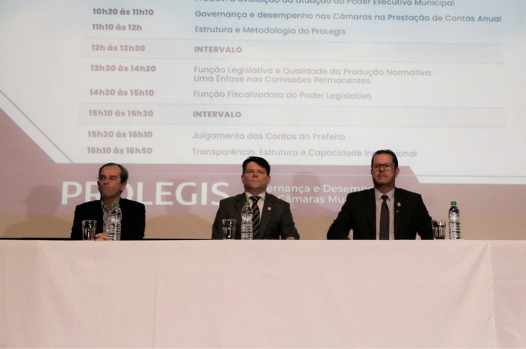 Capacitação do TCE reúne servidores e vereadores em Foz do Iguaçu
