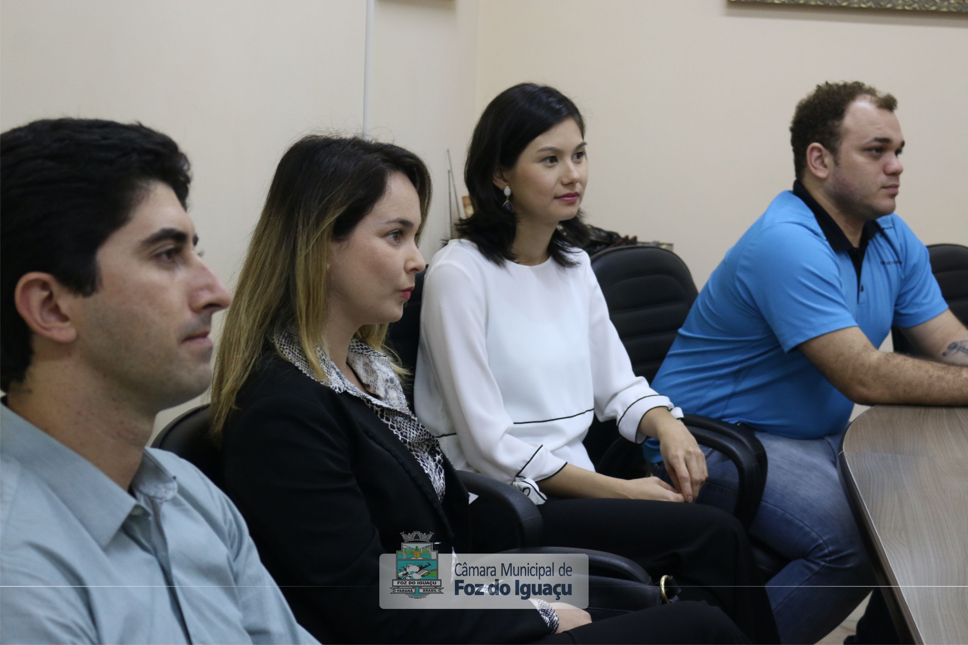 Cinco novos servidores tomam posse na Câmara Municipal